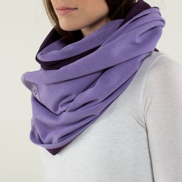 🦄 Rare Lululemon Vinyasa Scarf *Rulu
Wee Stripe Winter Orchid / Deep Zinfandel - Picture 1 of 13